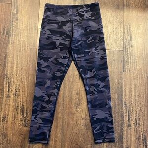 ZYIA Womens Gray Camouflage Leggings - Cropped
